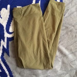 LuLaRoe OS army green leggings
